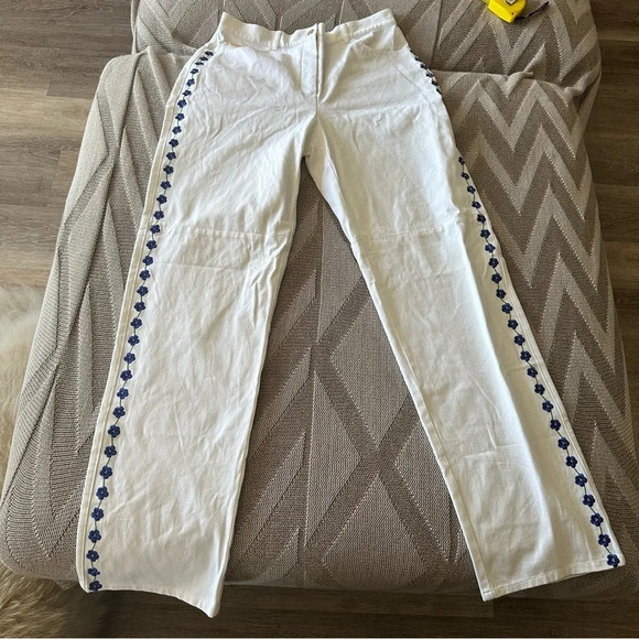 BEAUTIFUL NWOT St John White Embroidered Pant - Picture 2 of 12